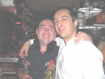 acceuillons MADJID (le patron) et son DJ !!!!